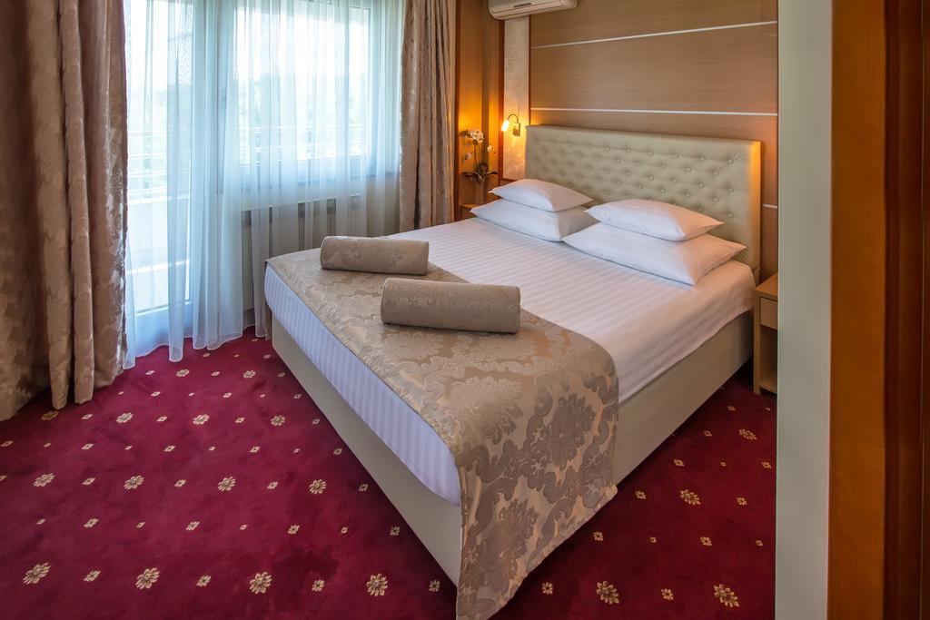 Hotel Cezar Banja Luka Extérieur photo