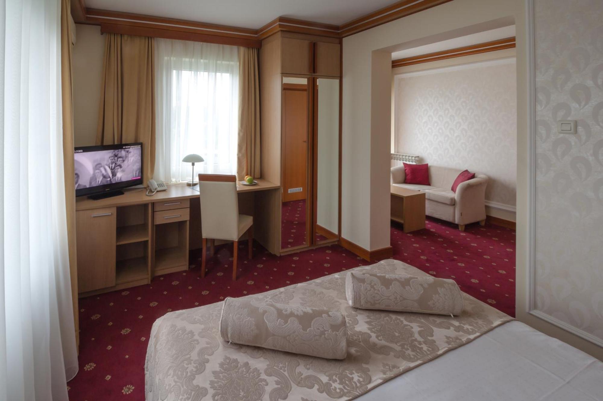 Hotel Cezar Banja Luka Extérieur photo