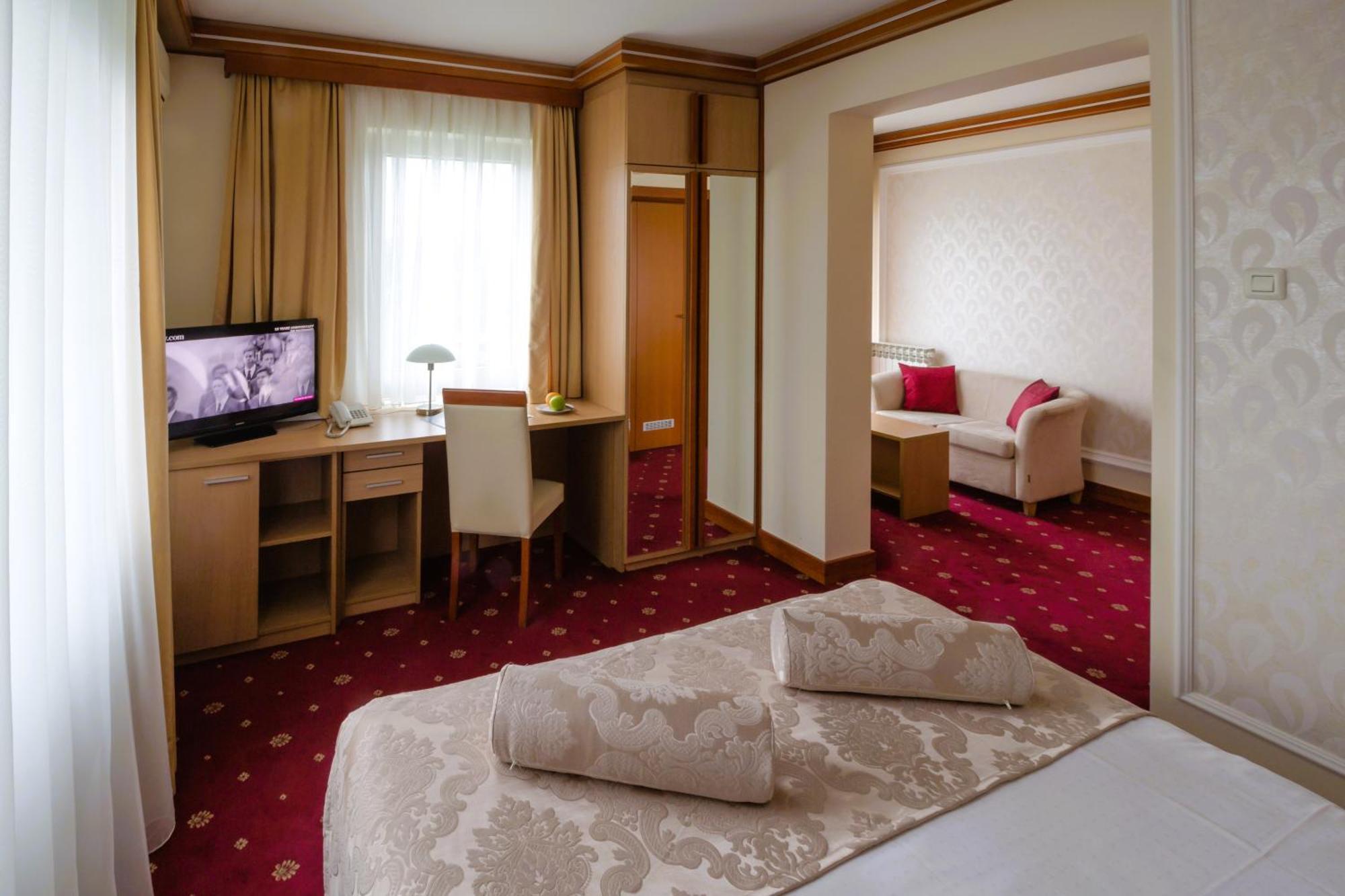 Hotel Cezar Banja Luka Extérieur photo