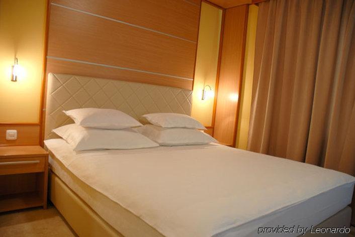 Hotel Cezar Banja Luka Chambre photo