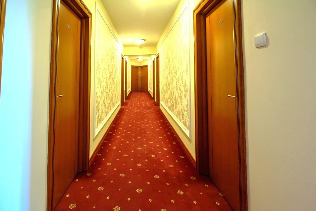 Hotel Cezar Banja Luka Extérieur photo